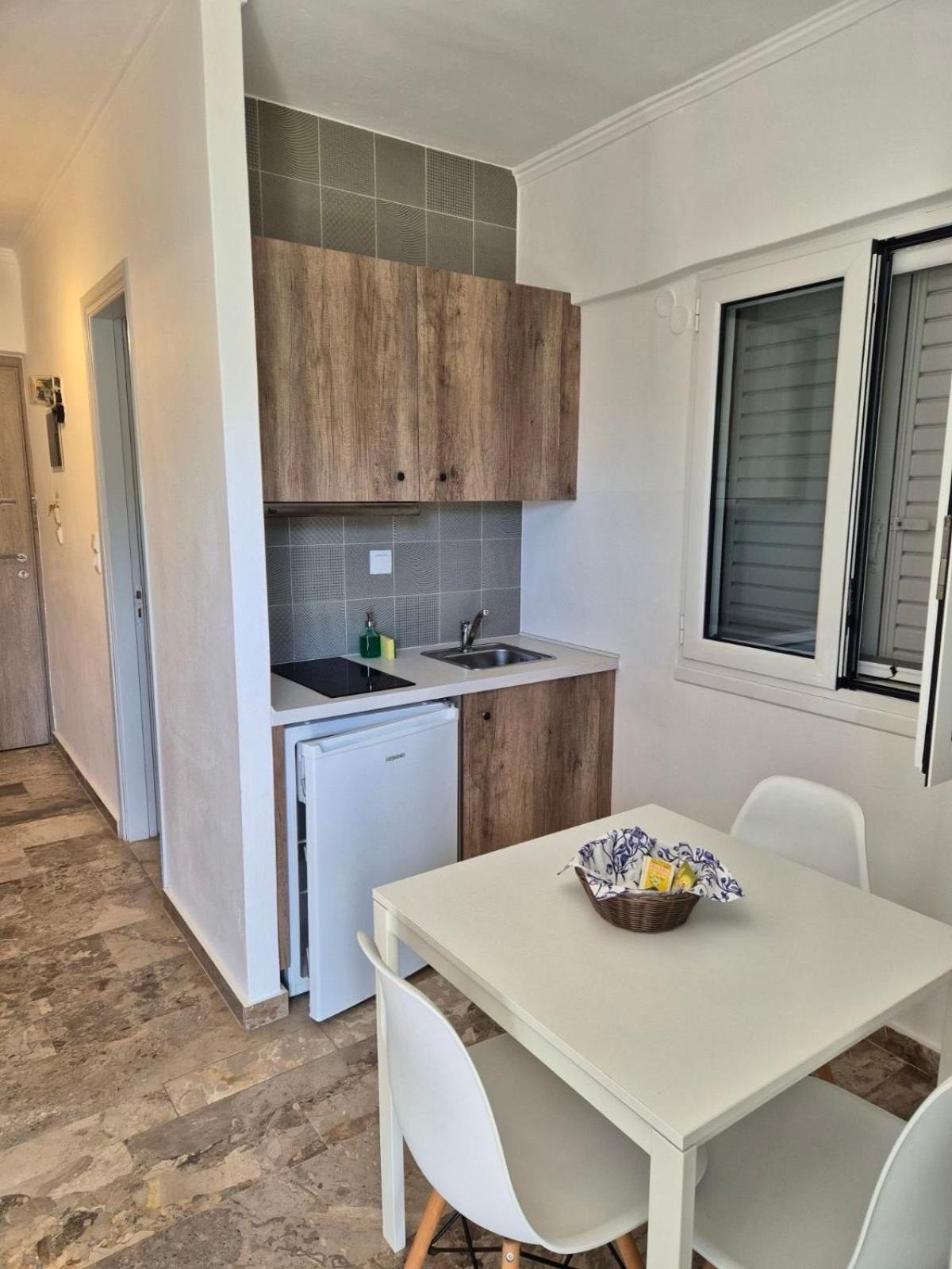 Drossinos Studios Poros Town Luaran gambar