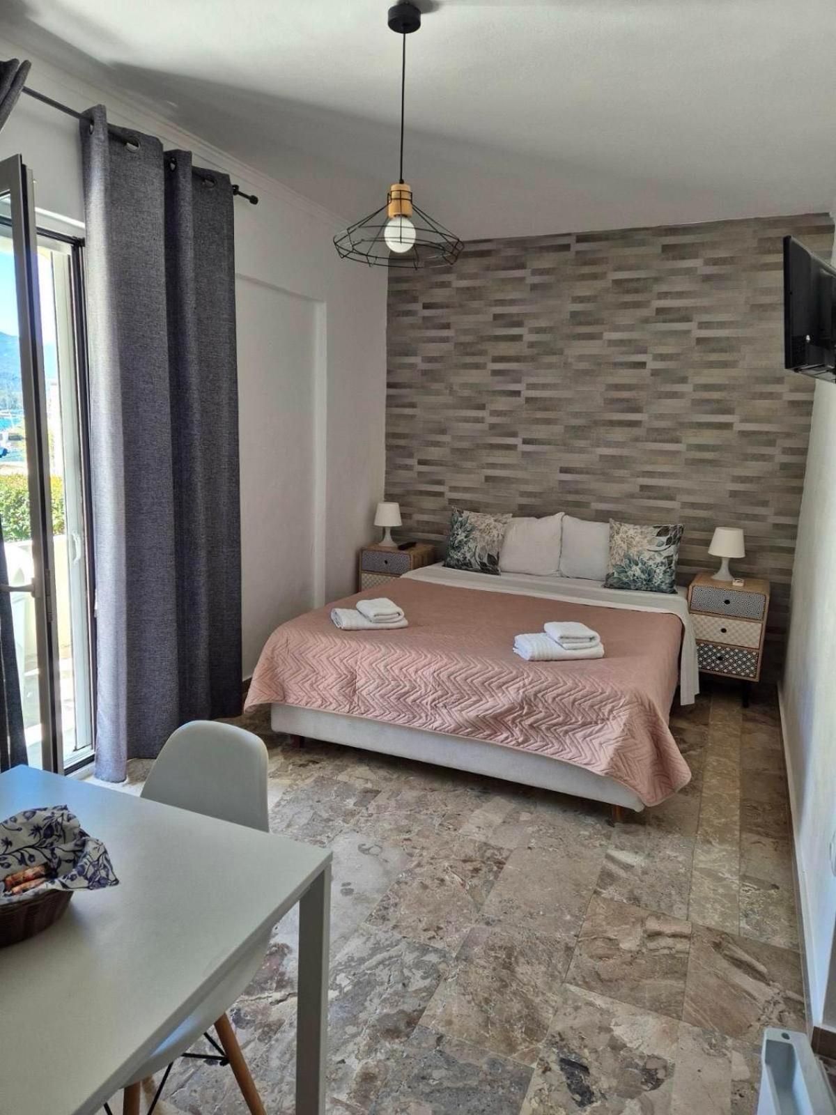 Drossinos Studios Poros Town Luaran gambar